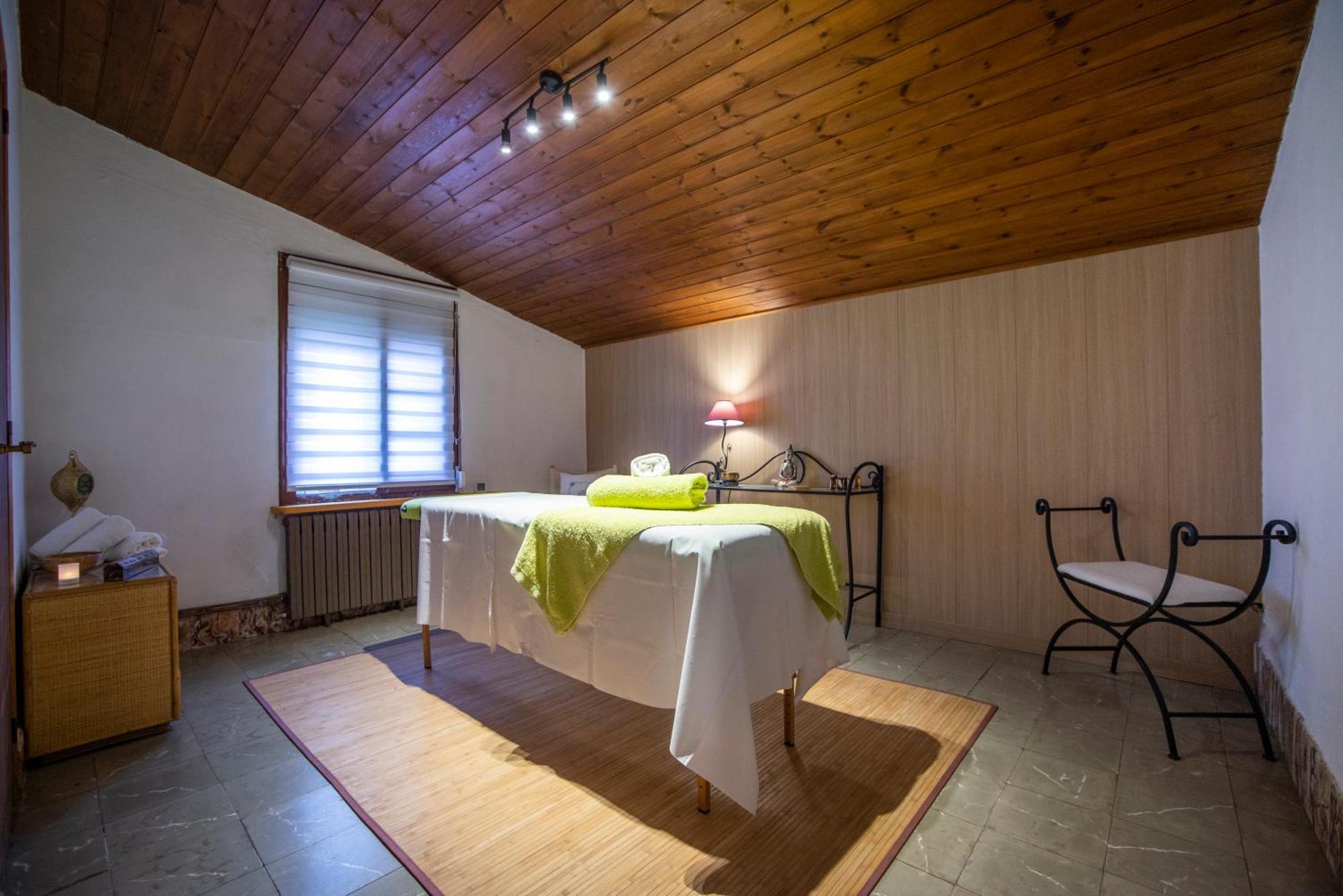 Hostal Montserrat Montseny Eksteriør billede