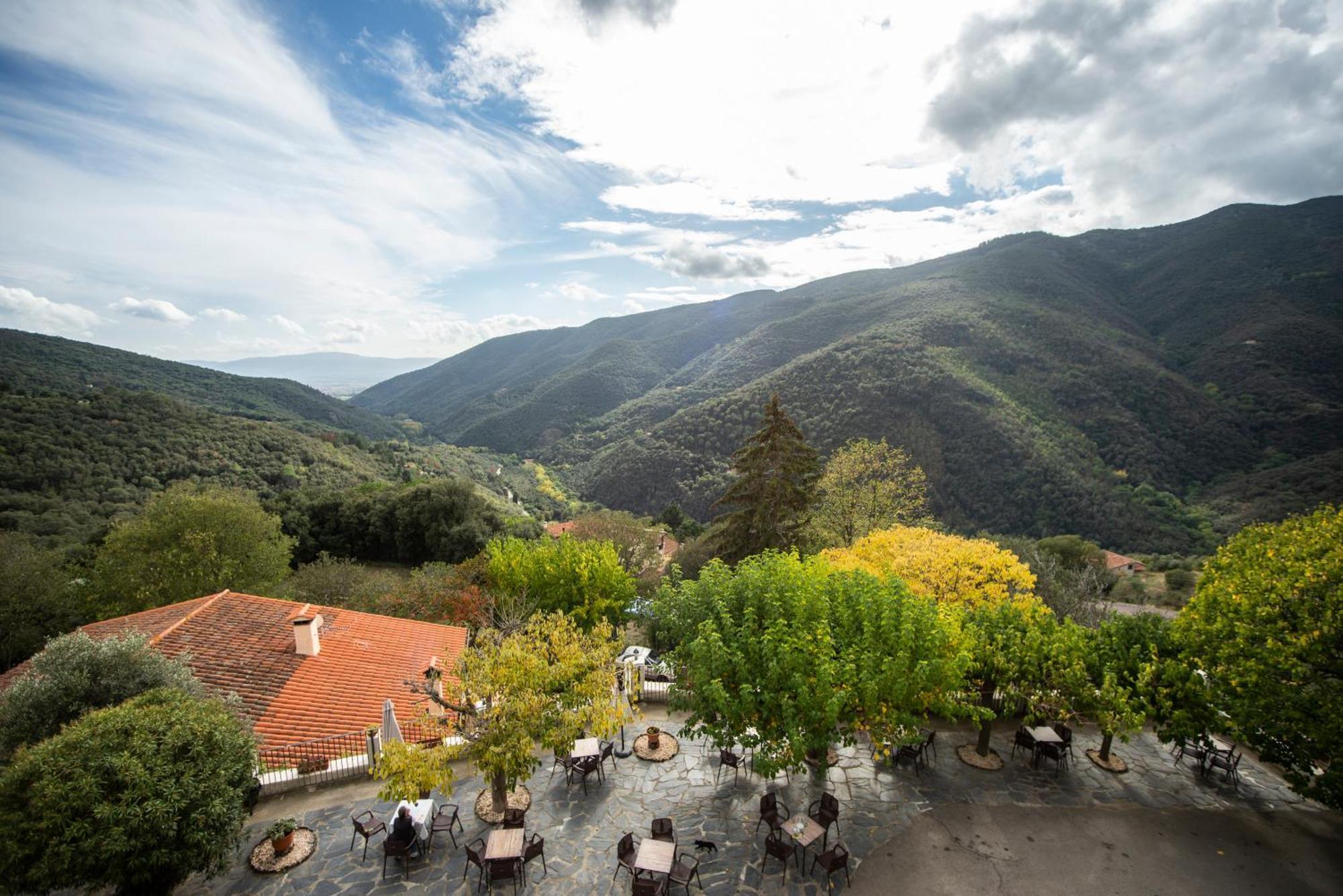 Hostal Montserrat Montseny Eksteriør billede