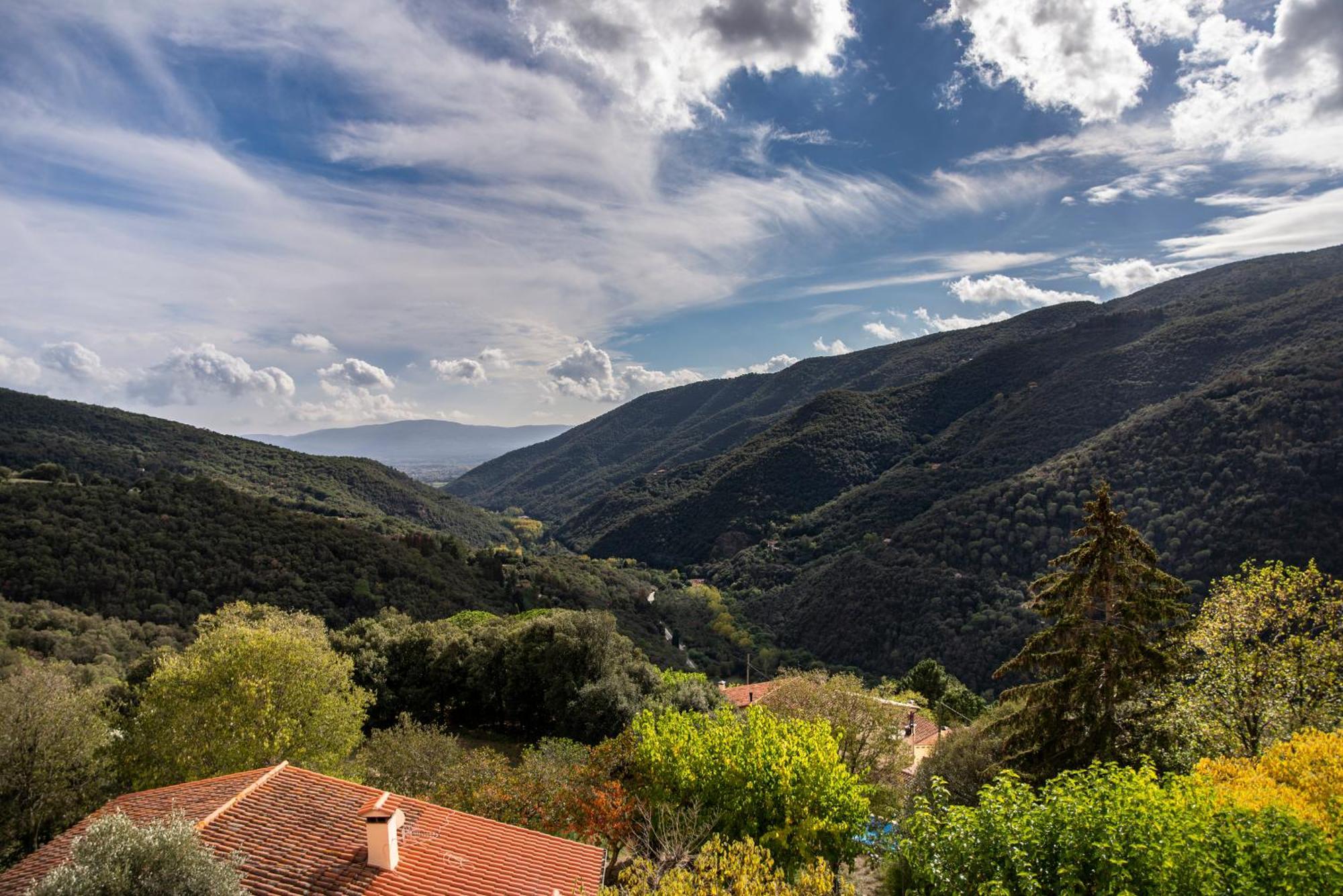 Hostal Montserrat Montseny Eksteriør billede