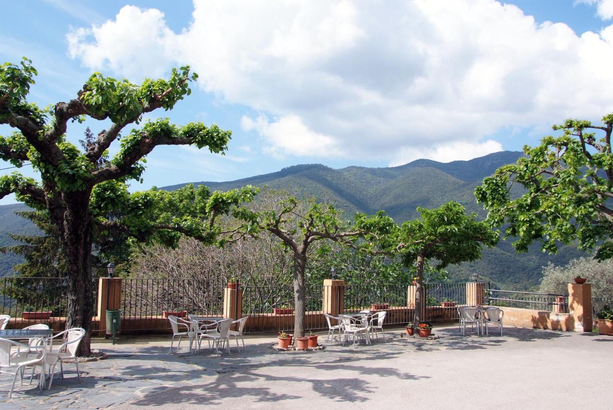 Hostal Montserrat Montseny Eksteriør billede