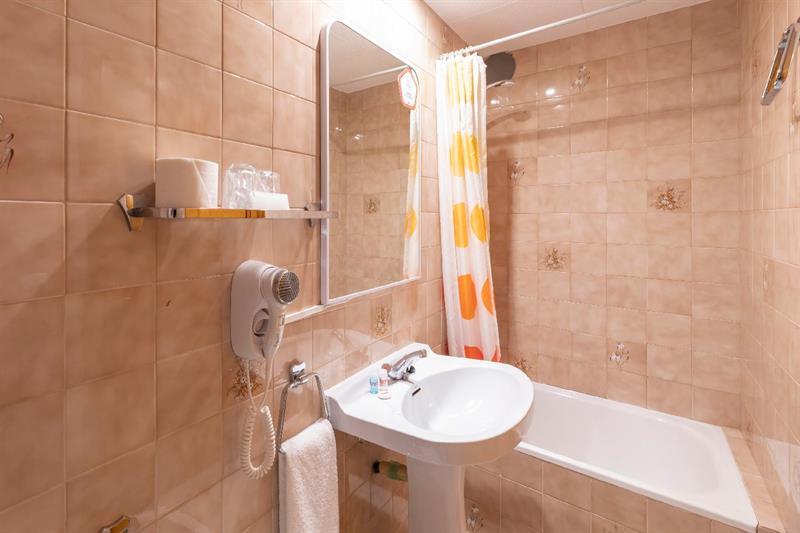 Hostal Montserrat Montseny Eksteriør billede